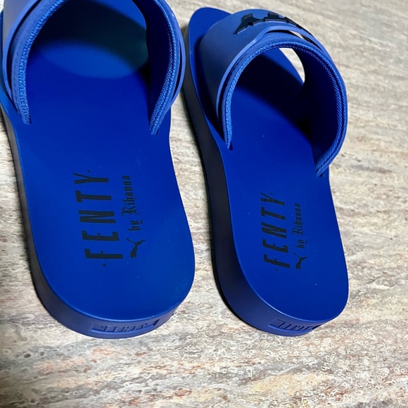Fenty Puma by Rihanna Royal blue surf slides - Picture 13 of 16
